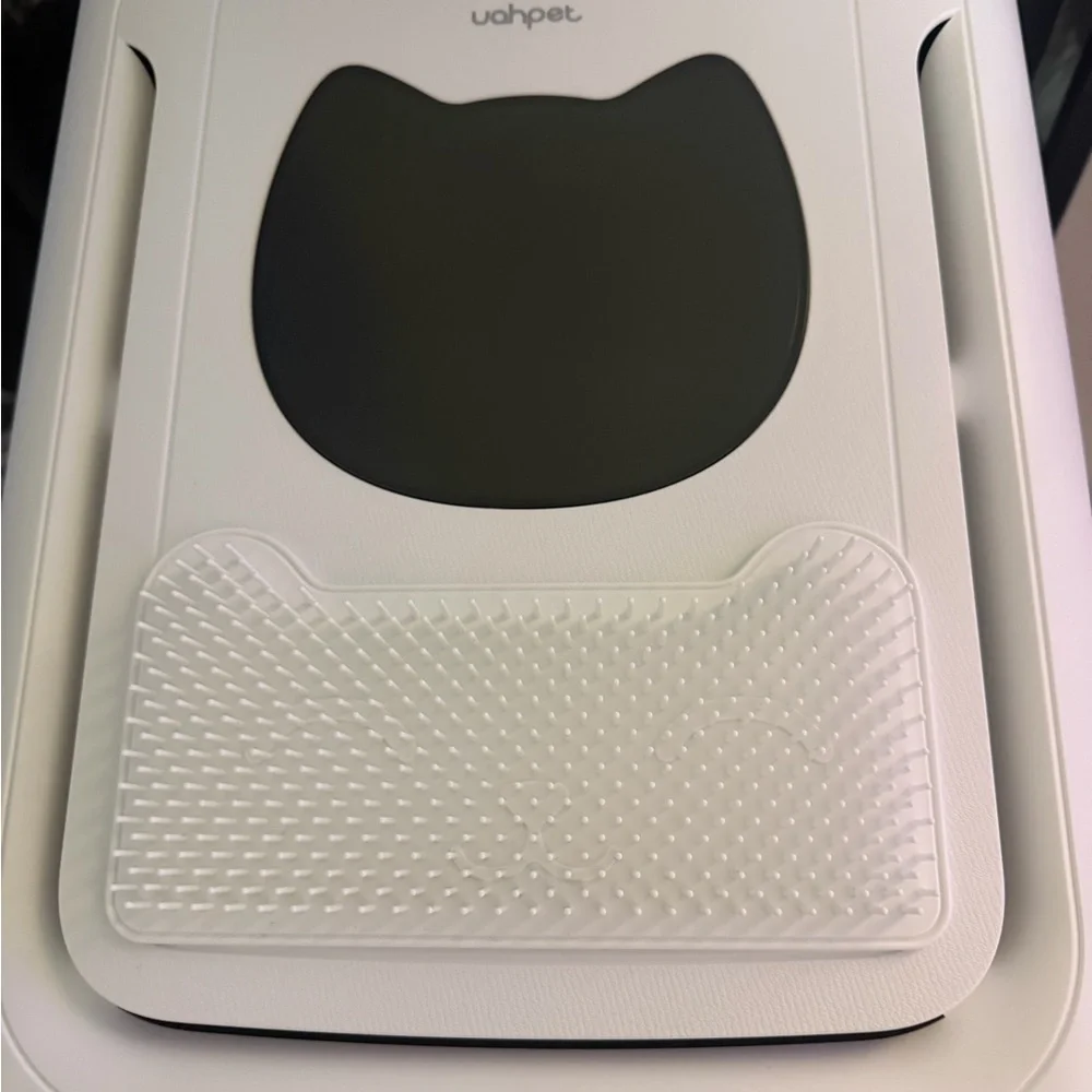 Uahpet White Cat Litter Box with Black Entry